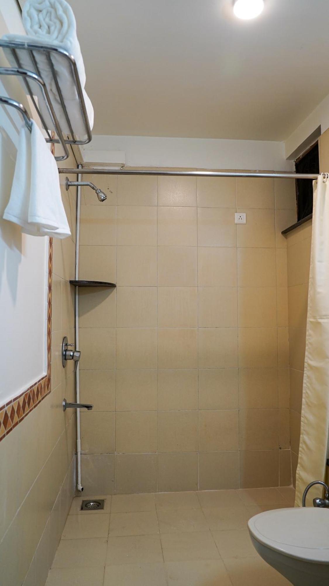 Olive Hotel Alidia Beach Resort By Embassy Group バガ エクステリア 写真